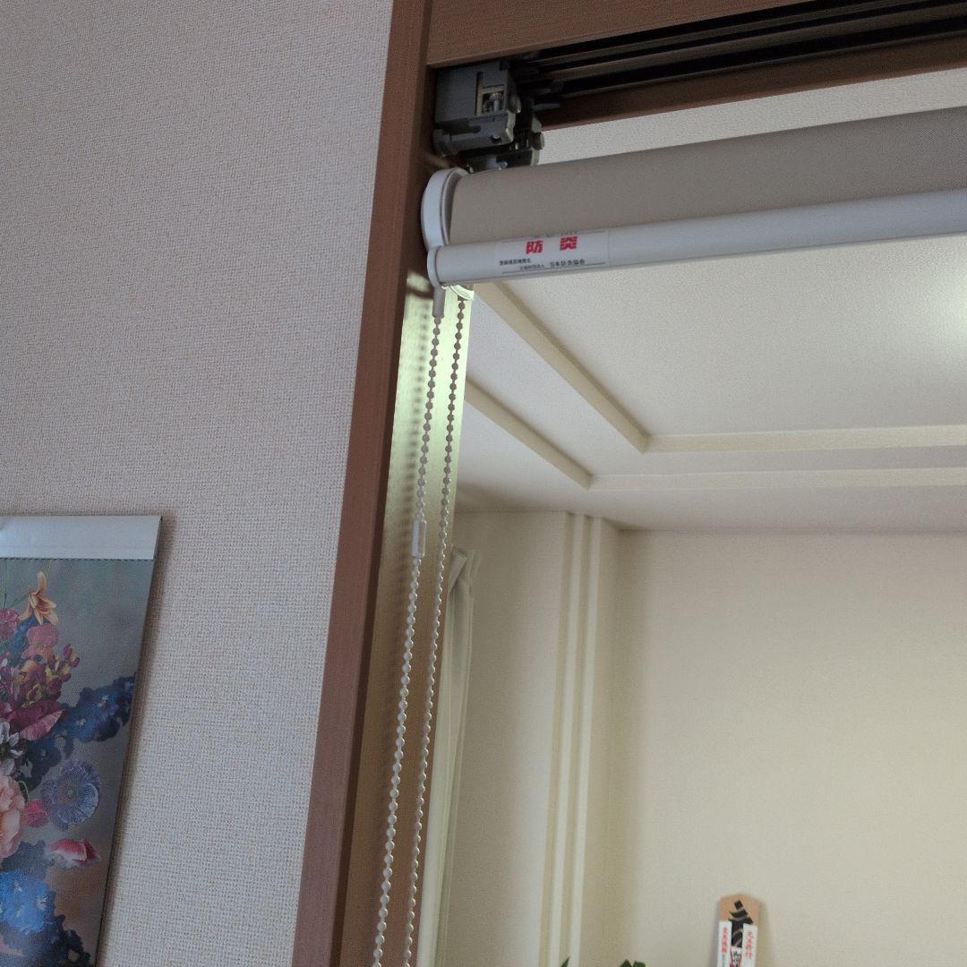 【新品】突っ張り式ロールスクリーン
