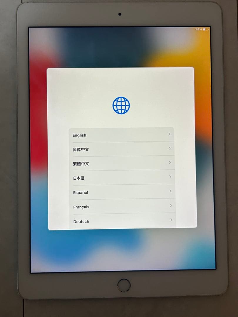 Apple iPad シルバー 本体　iPad Air 2 (第2世代 Air)