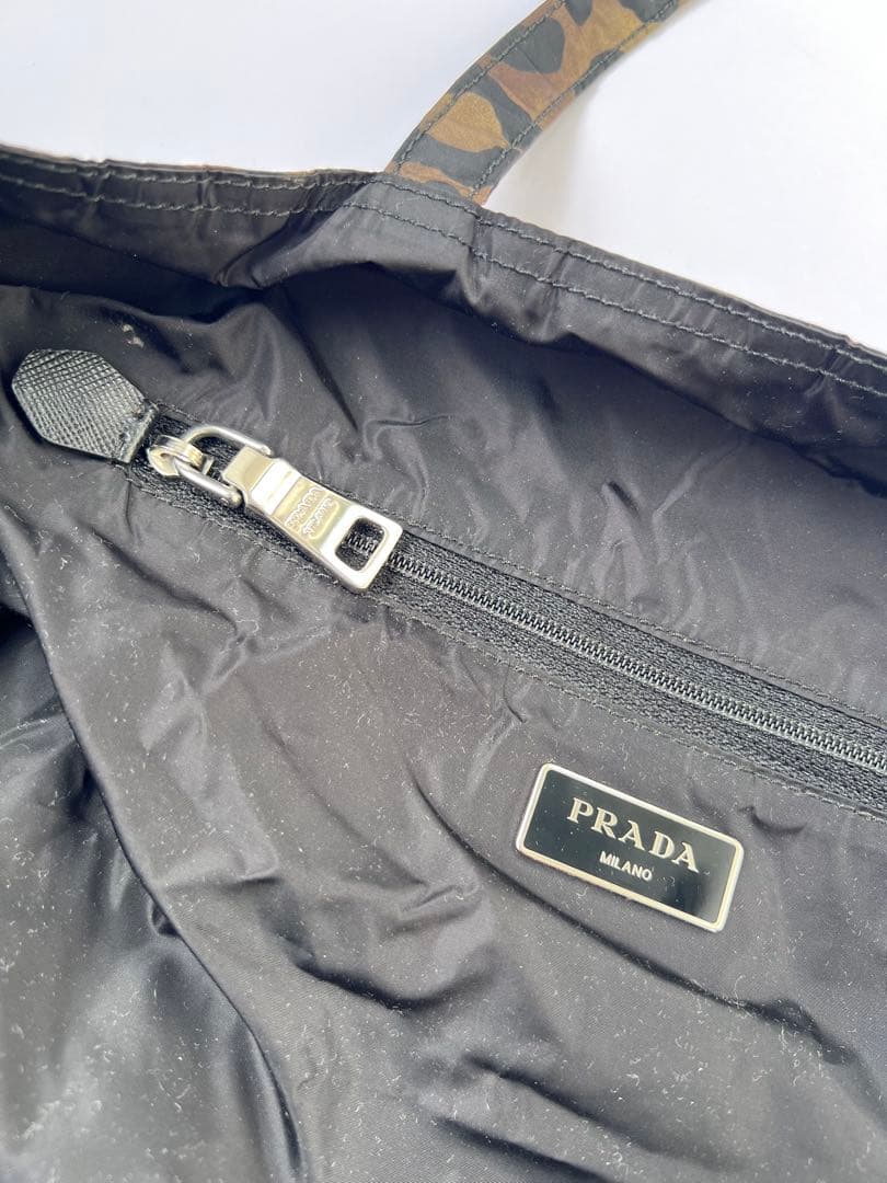 PRADA 折りたたみナイロントートバッグ