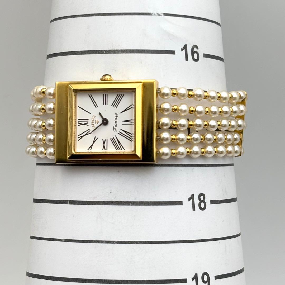 CAPUCCI ゴールド/ホワイト パール装飾 腕時計 エレガント