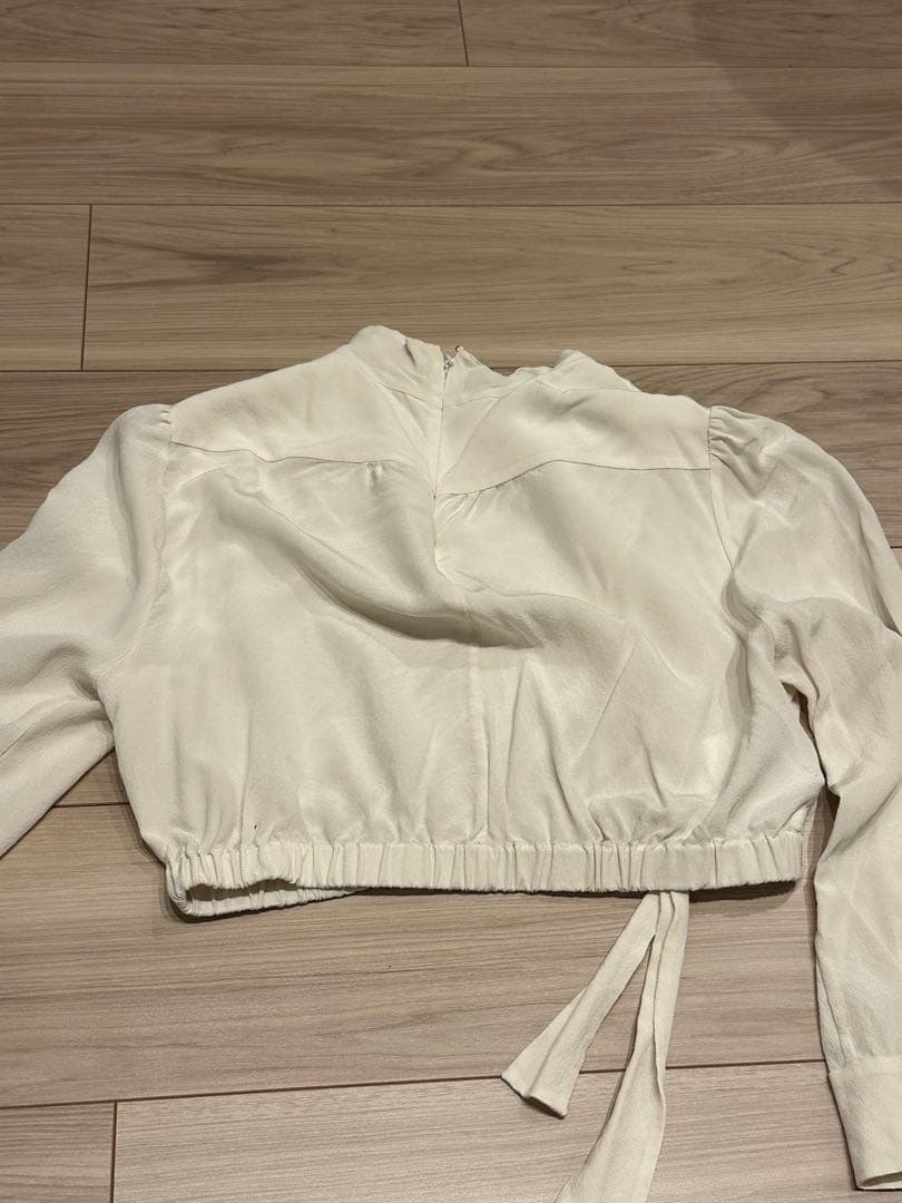 PRADA アイボリー クロップ長袖ブラウス