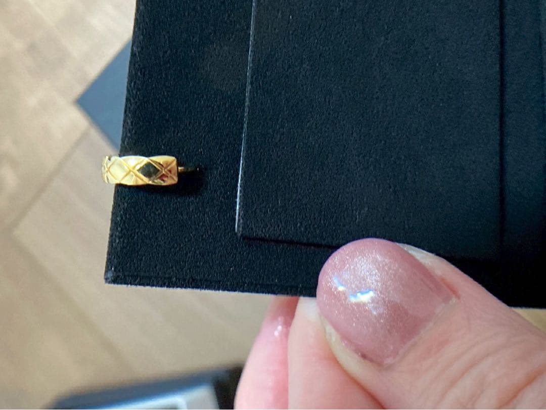 最終CHANELココクラッシュシングルフープピアス18金イエローゴールドシャネル