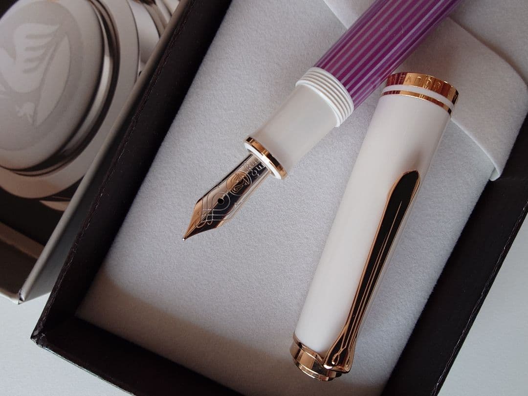 Pelikan 万年筆 M600 バイオレットホワイト スーベレーン EF