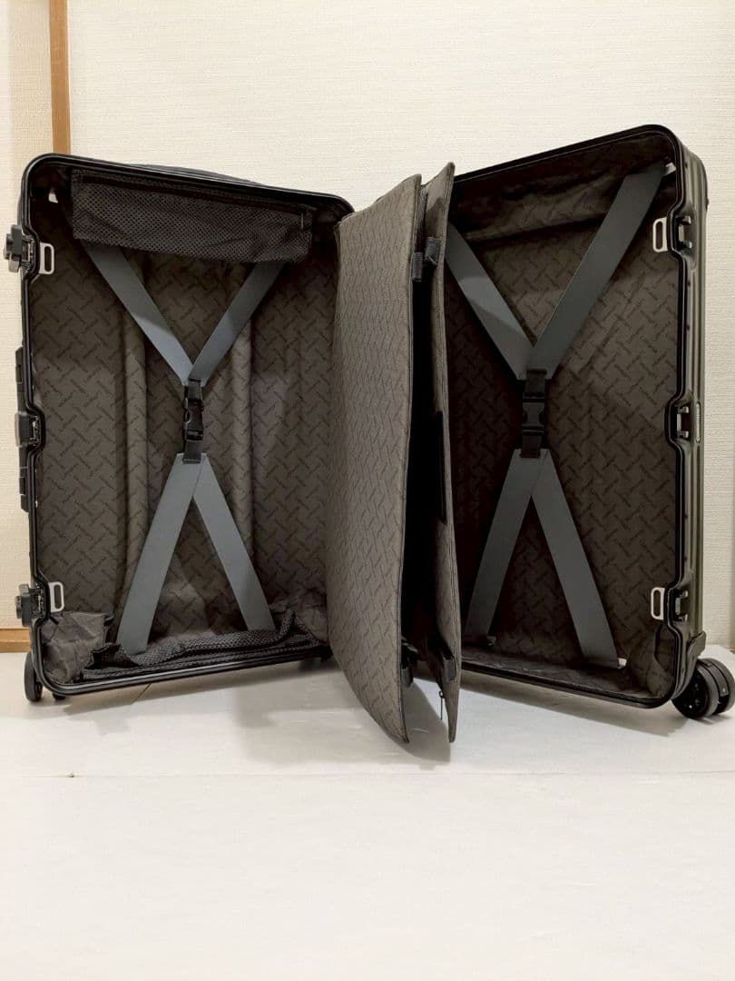 希少 リモワ ルフトハンザ トパーズ ステルス ブラック 4輪 64L