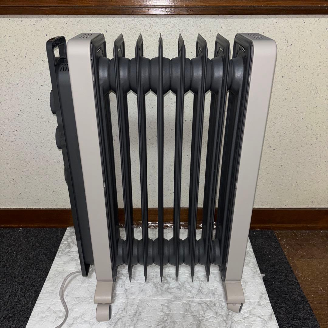 デロンギ　ヴェルティカルドオイルヒーター　RHJ21F0812-GY