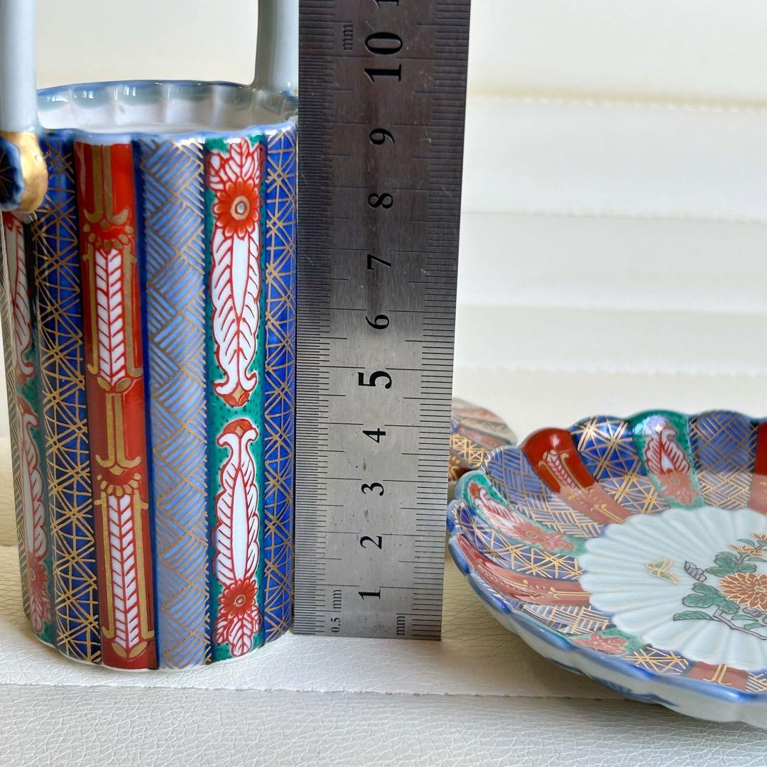 有田焼　林九郎窯　染錦地紋台付汁次　お醤油差し受皿付　菊割金彩古伊万里　波佐見焼