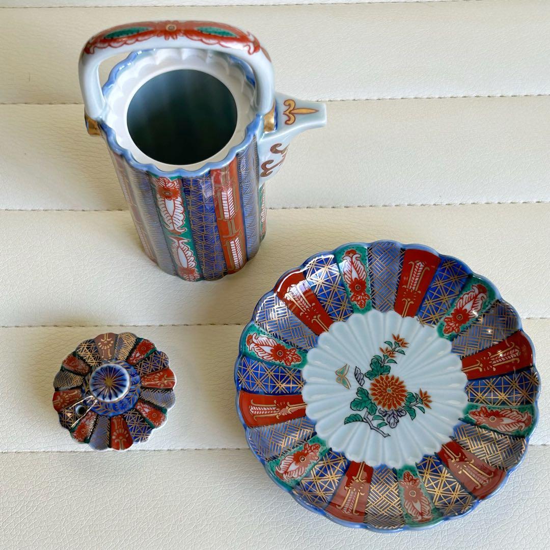 有田焼　林九郎窯　染錦地紋台付汁次　お醤油差し受皿付　菊割金彩古伊万里　波佐見焼