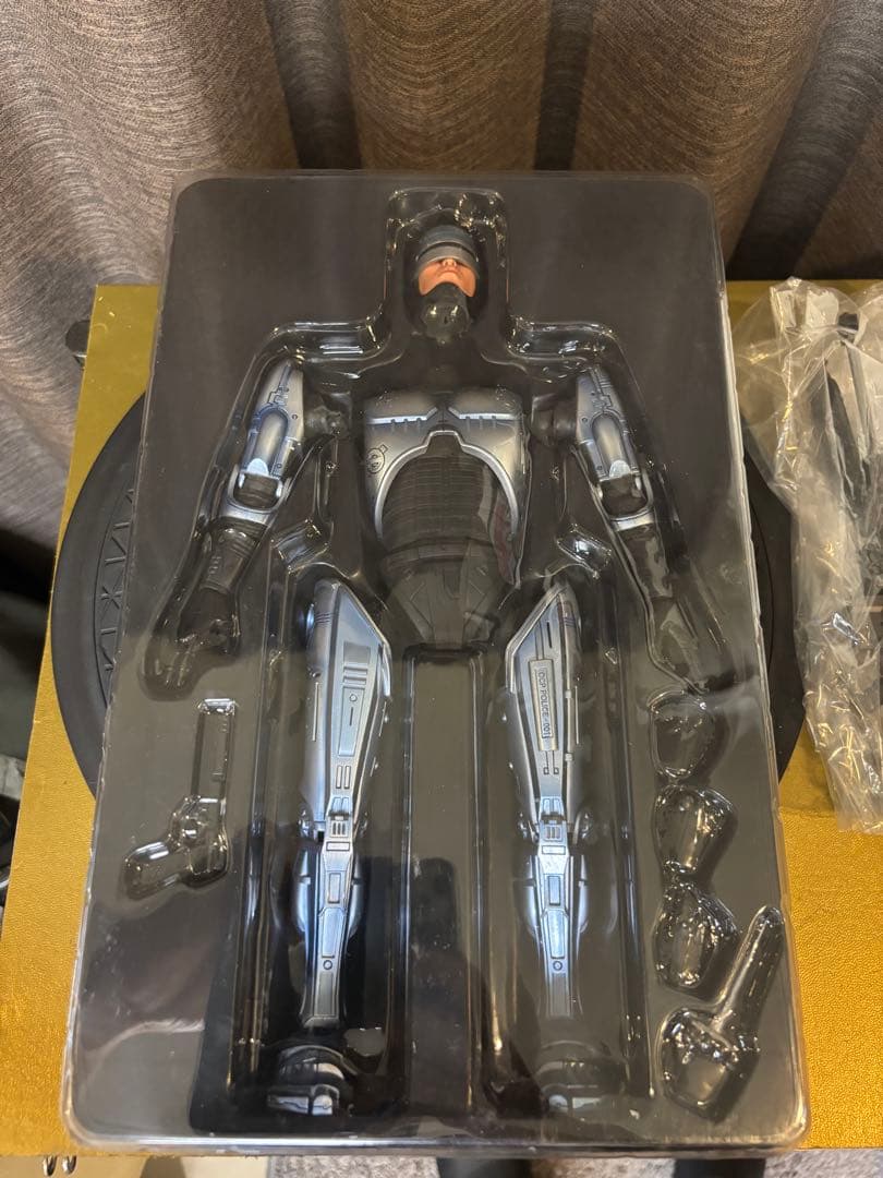 HOT TOYS ムービー・マスターピース ロボコップ 1/6スケール