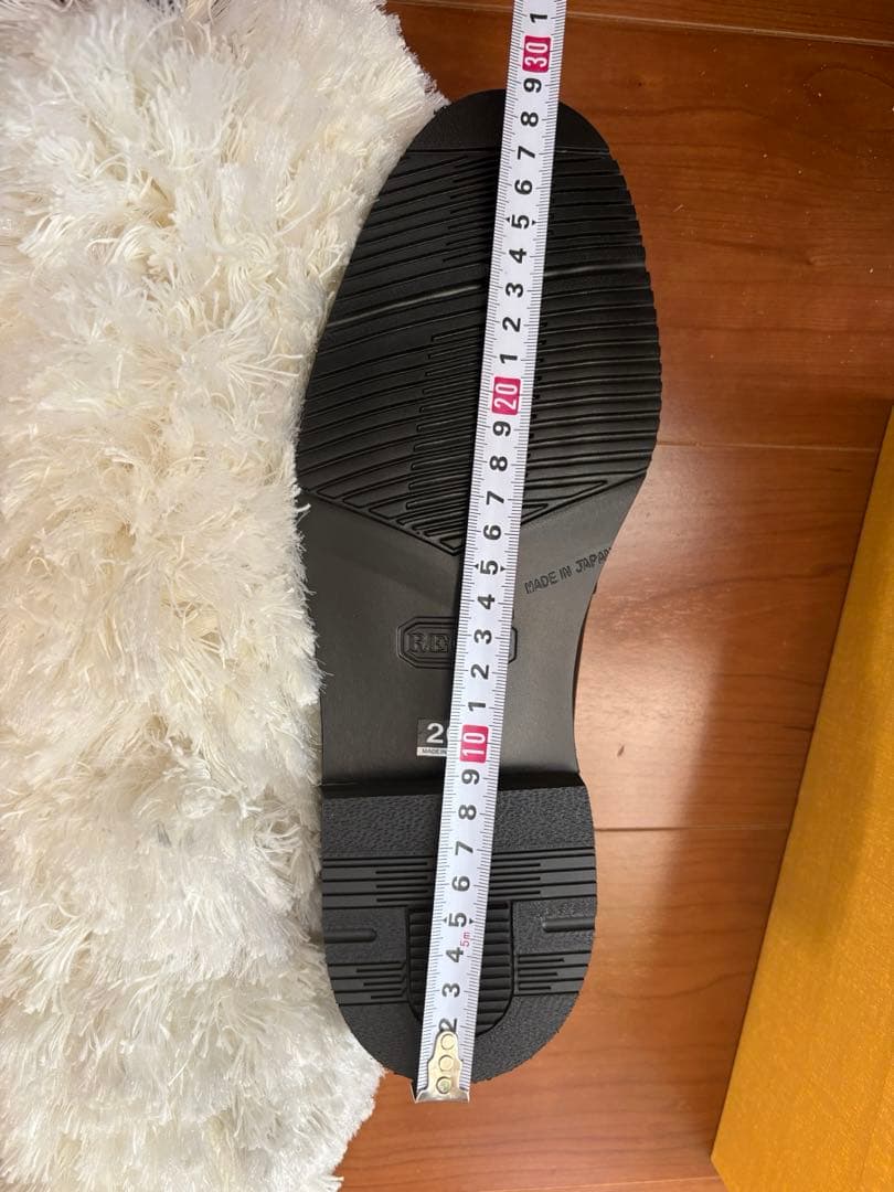 REGAL 黒いレザー タッセル付きローファー