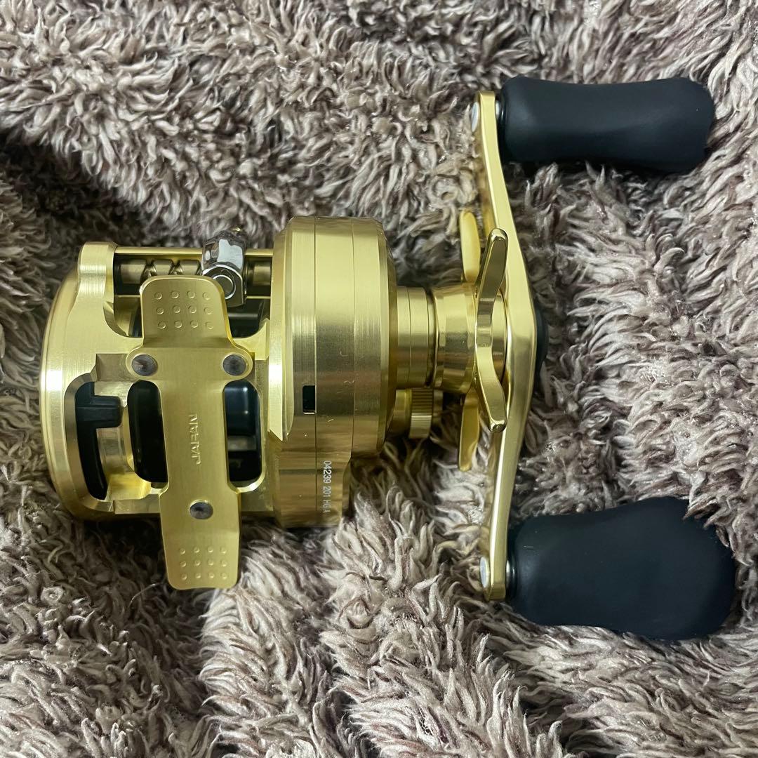 美品　シマノ　カルカッタコンクエスト 201hg