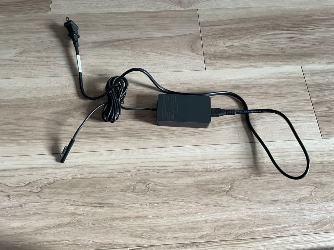 Surface Pro 4 6Y30/12.3型// メモリ 4G キーボード