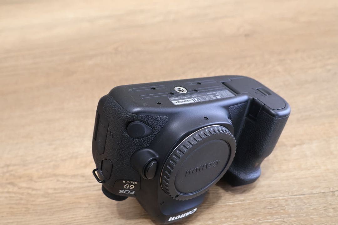 Canon EOS 6D MarkⅡ ボディ フルサイズ一眼レフカメラ