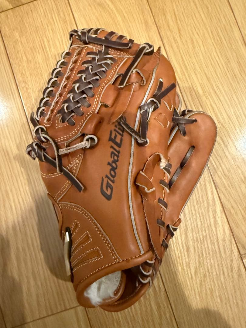 ミズノ　グローバルエリート軟式グローブ2つ、アシックスシューズ