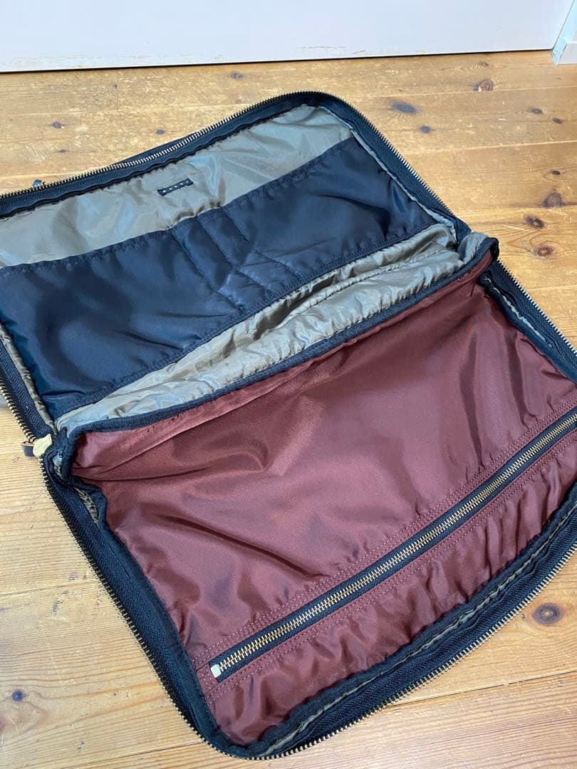 マルニ×ポーターの3wayブリーフケース