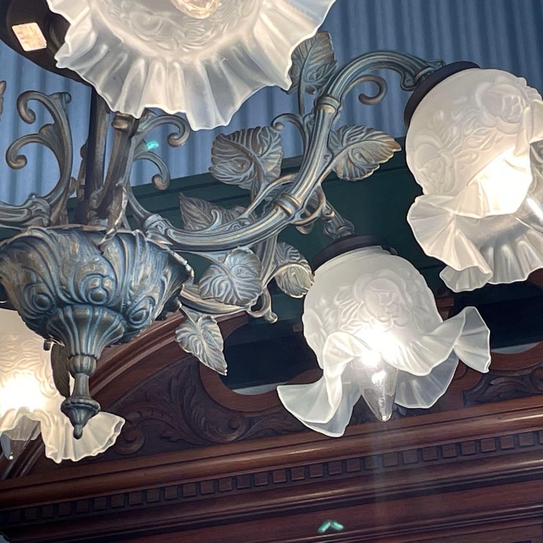 r179 IDC大塚家具 真鍮製 6灯シャンデリア 豪華でクラシックなデザイン