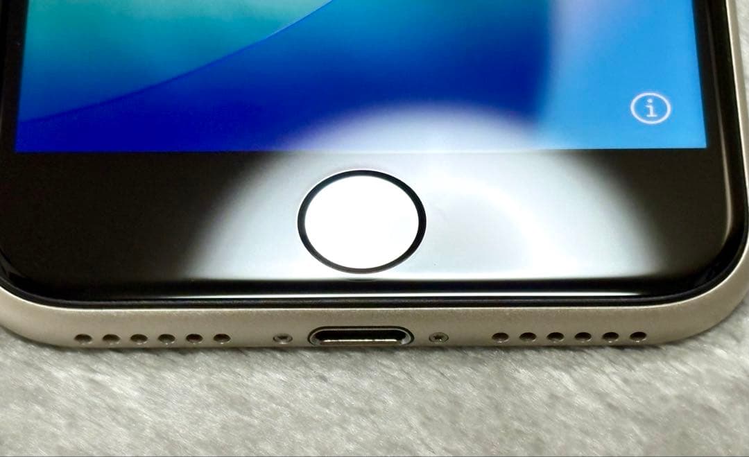 【美品】Apple iPhone SE第3世代本体StarlightSIMフリー