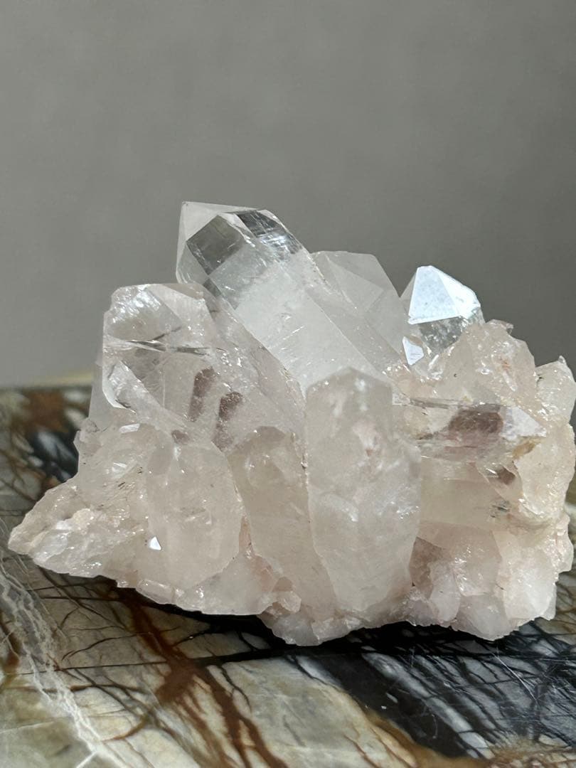 ご縁感謝SALEピンクレムリアン　クラスター　虹あり　キラキラ　天然石