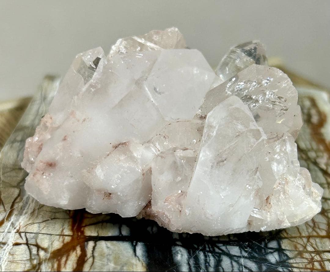 ご縁感謝SALEピンクレムリアン　クラスター　虹あり　キラキラ　天然石