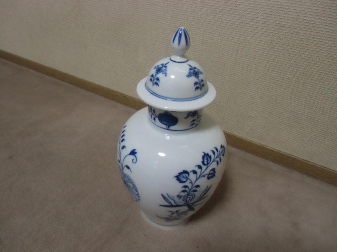 マイセン ブルーオニオン　壺一個