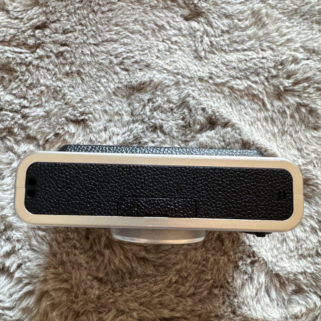 FUJIFILM instax mini Evo 本体と付属品