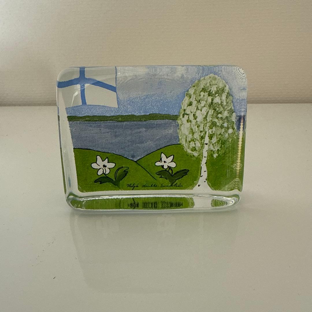 イッタラ　iittaIa フィンランドの春　ガラスカード　ペーパーウェイト　置物