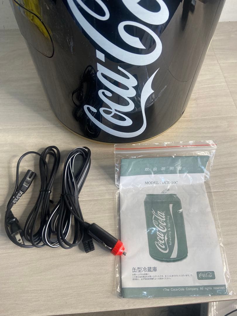コカコーラ　小型　冷蔵庫　保温保冷　ブラック　缶型