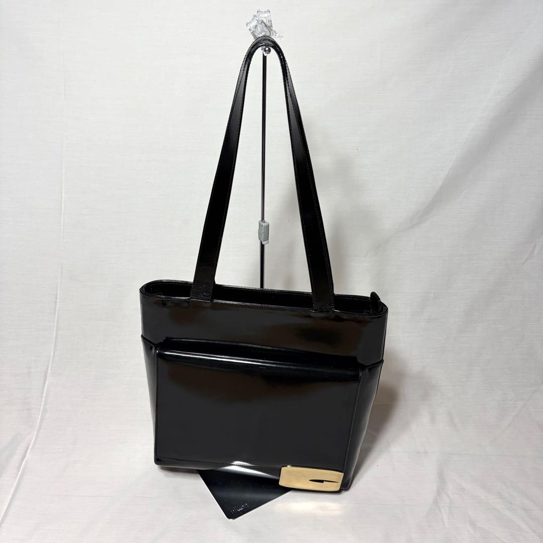 GUCCI グッチ　ショルダーバッグ　レザー　ブラック　高級　Gロゴ　金