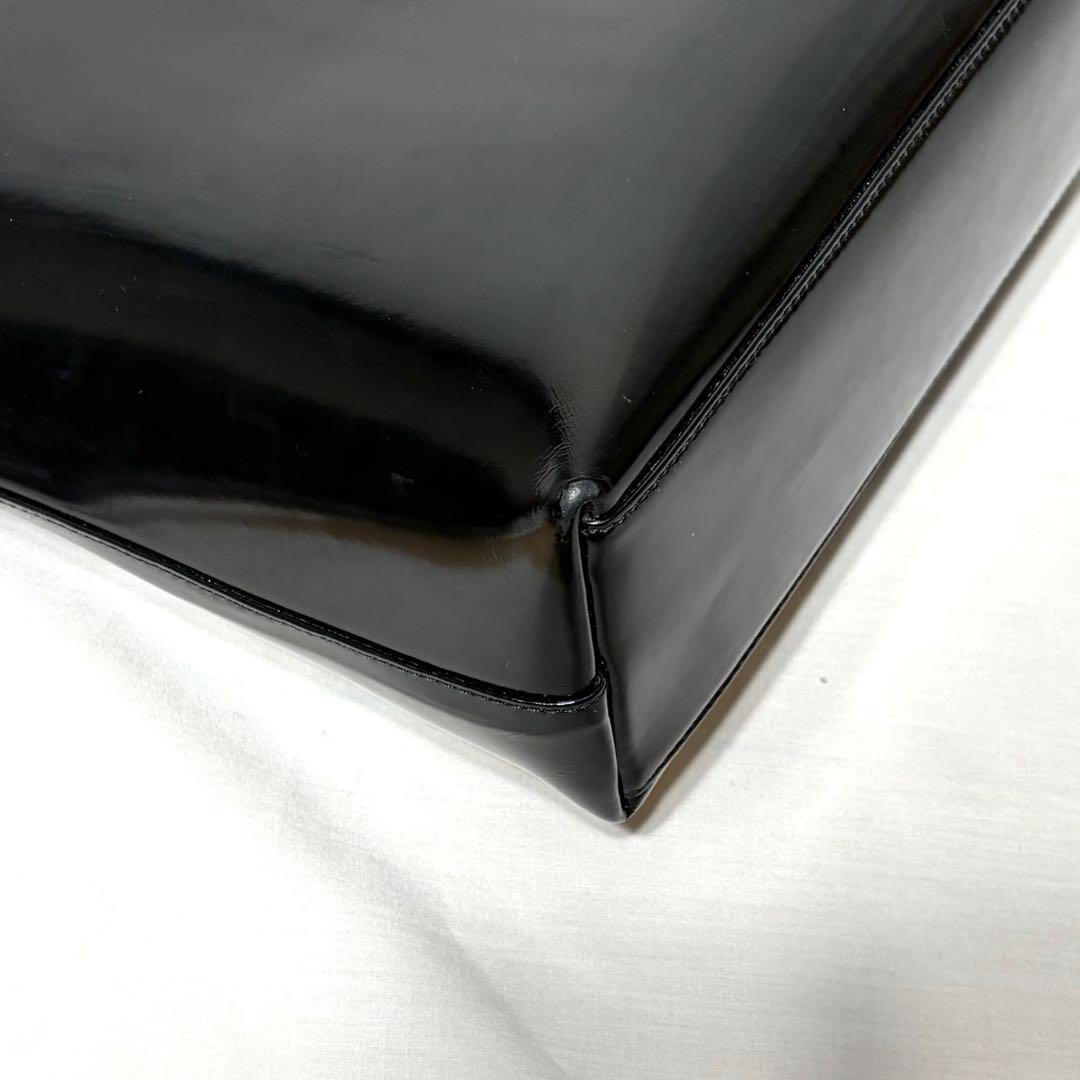 GUCCI グッチ　ショルダーバッグ　レザー　ブラック　高級　Gロゴ　金