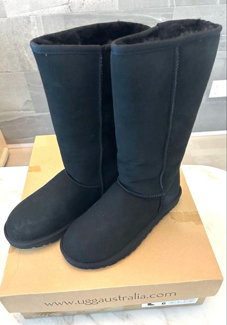 新品未使用⭐︎UGGブラック クラシックトールムートンブーツ サイズ6