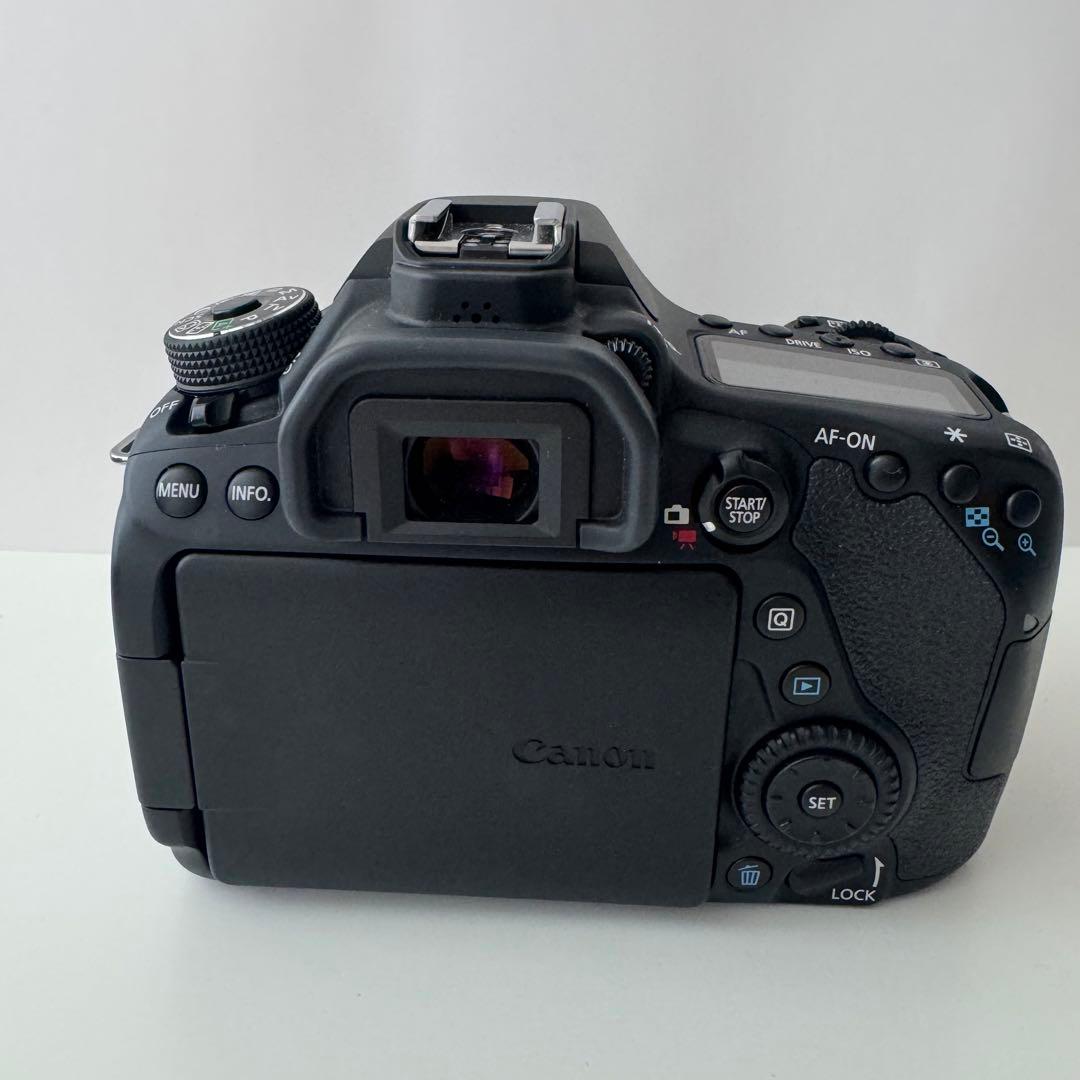 Canon EOS 80D ダブルズームキット 超美品 レンズ2本 キャノン