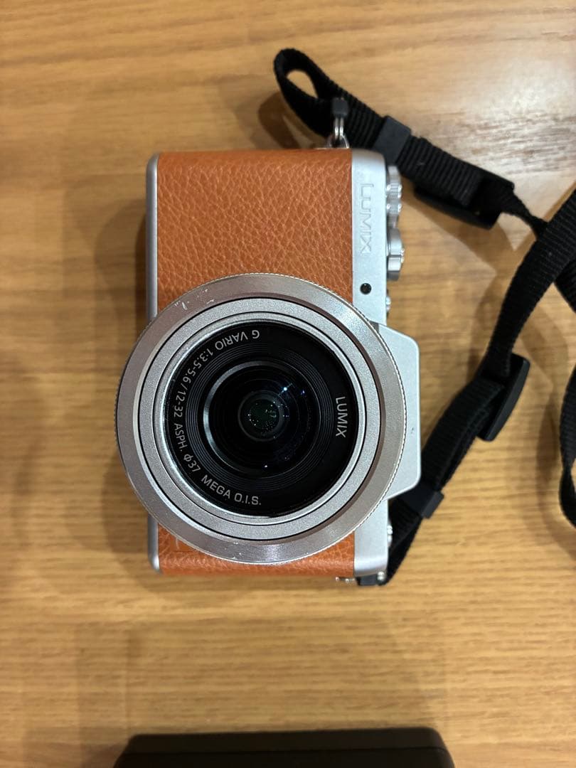 Panasonic DMC-GF7W ミラーレス一眼カメラ