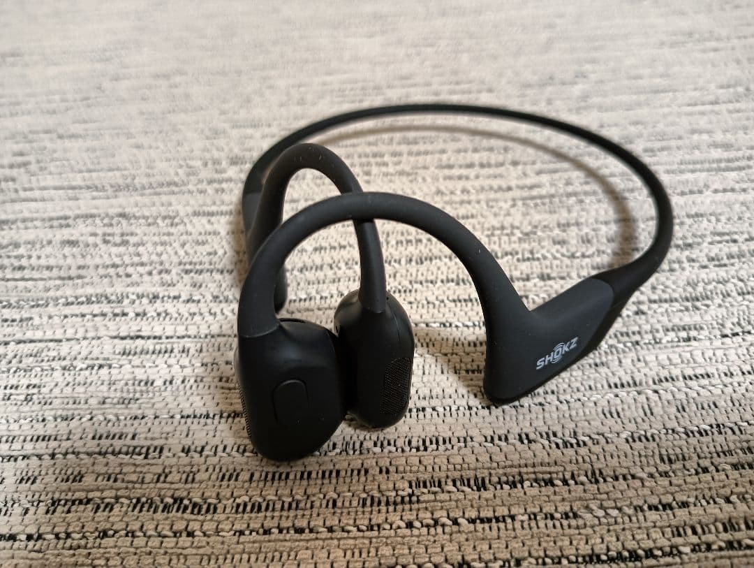 大幅値下げ！SHOKZ OPENRUN PRO S810 充電ケーブル付き
