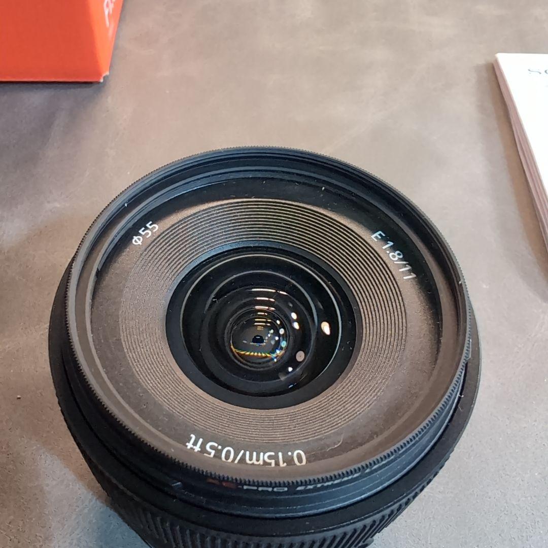 【極美品】SONY E 11mm F1.8 レンズ　 保護フィルター付