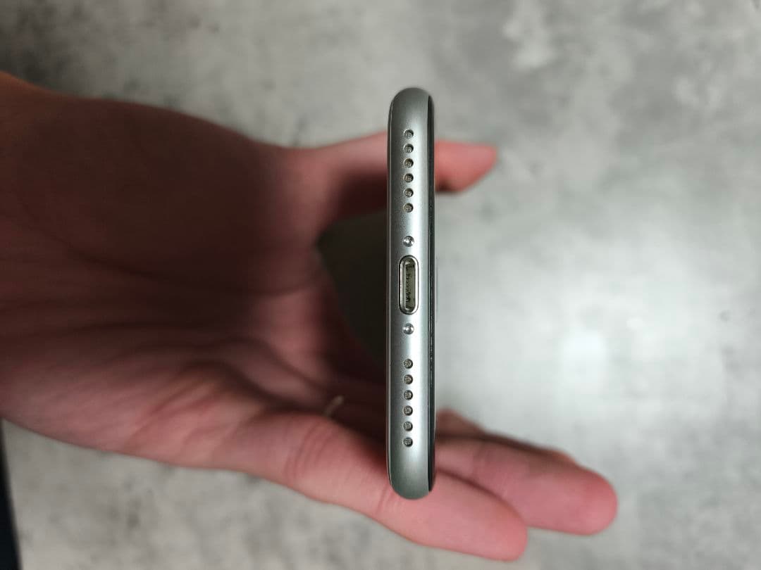 スマートフォン本体 iPhone SE (2020) 64GB SE2