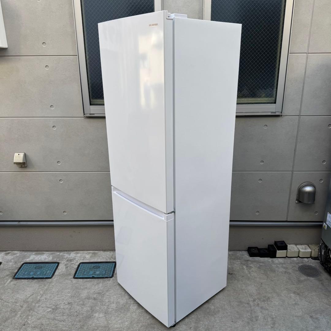 178⭐️2024年製★ほぼ新品★アイリスオーヤマ　冷蔵庫　自動製氷大型300L
