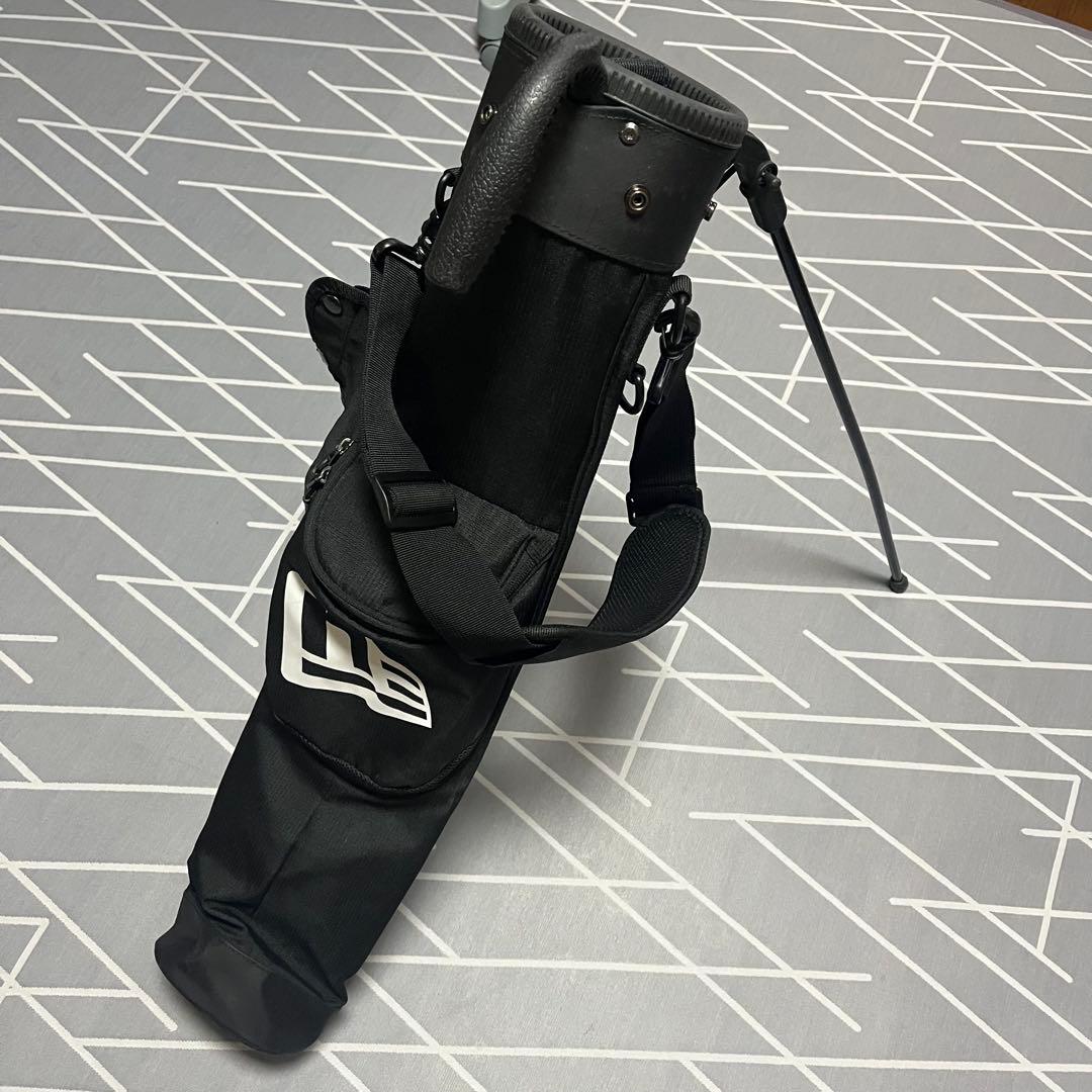 美品】NEW ERAスタンド付きゴルフバッグ ／ブラック.ホワイト／ヘッドカバー