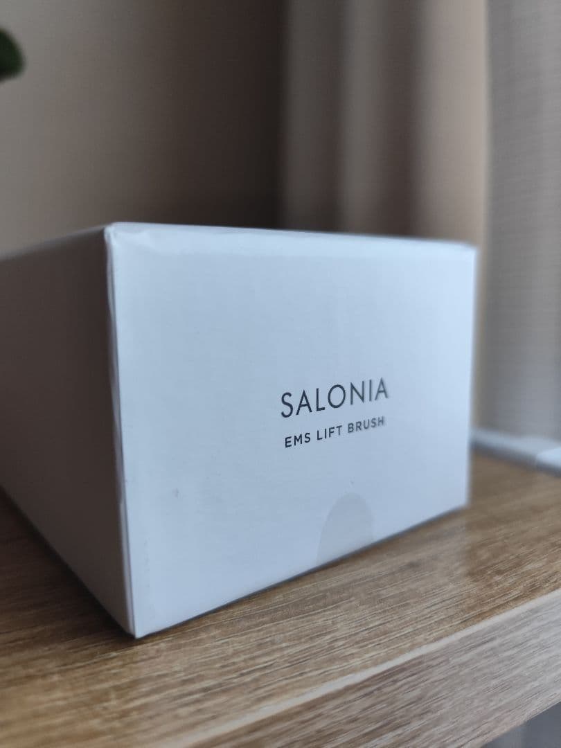 ✨新品・未開封・未使用✨サロニア　SALONIA　EMSリフトブラシ／シルバー