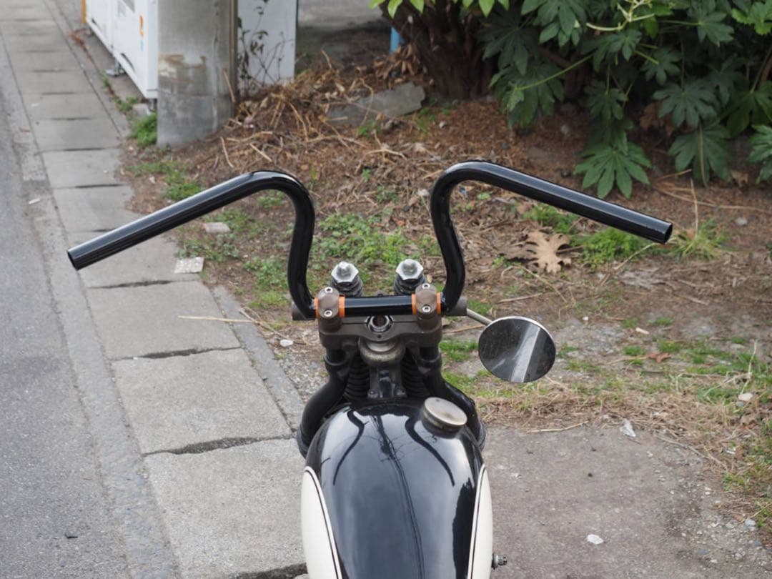 ナローアップライズハンドルバー　黒 配線凹みあり　1インチ　ハーレー　チョッパー