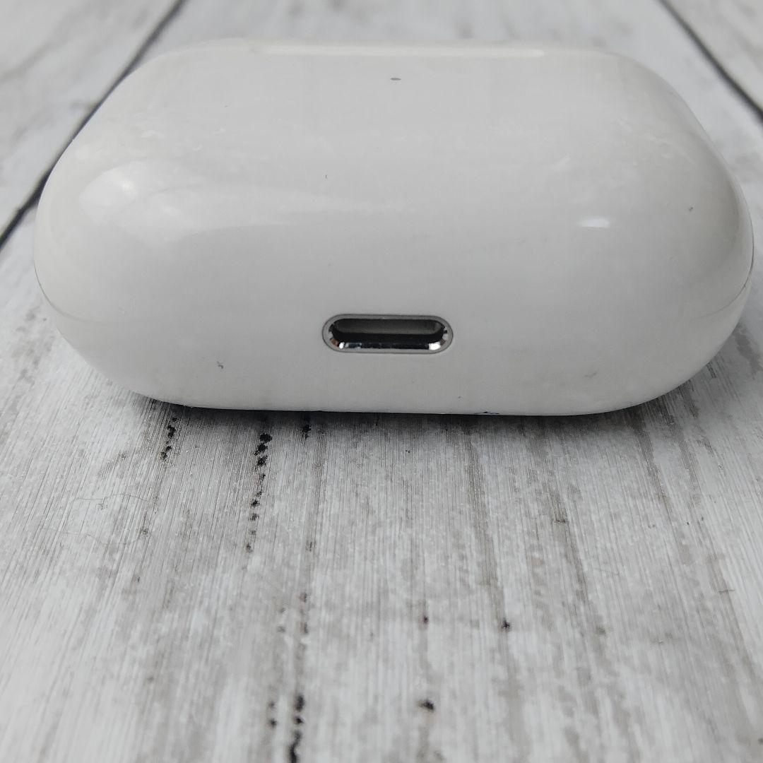 AirPods本体 ケース付　ワイヤレスイヤフォン ホワイト　第3世代