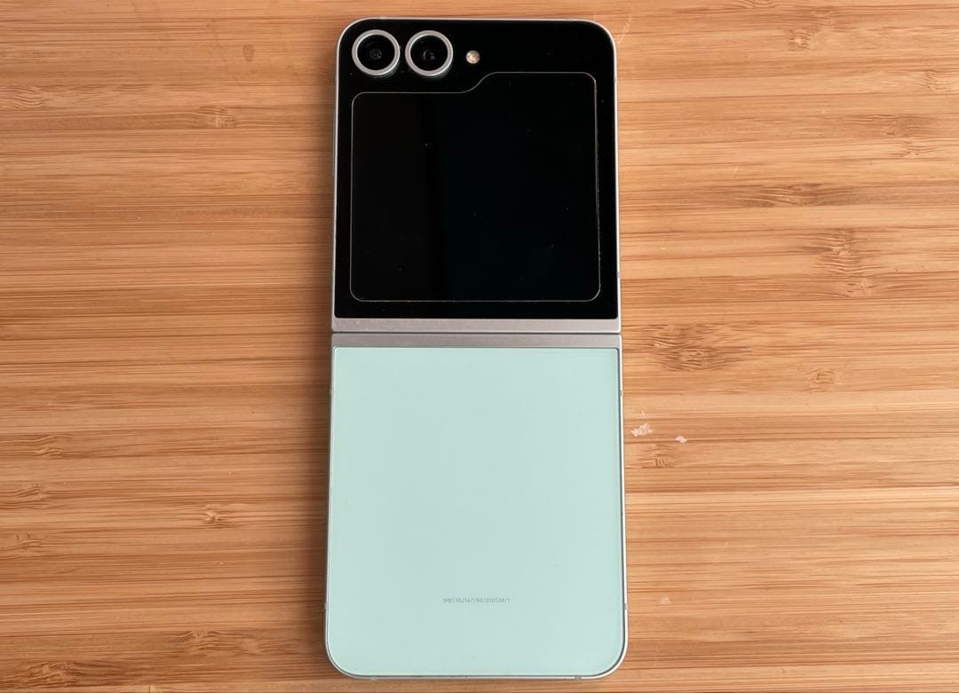 Galaxy Z Flip6 本体(画面故障)