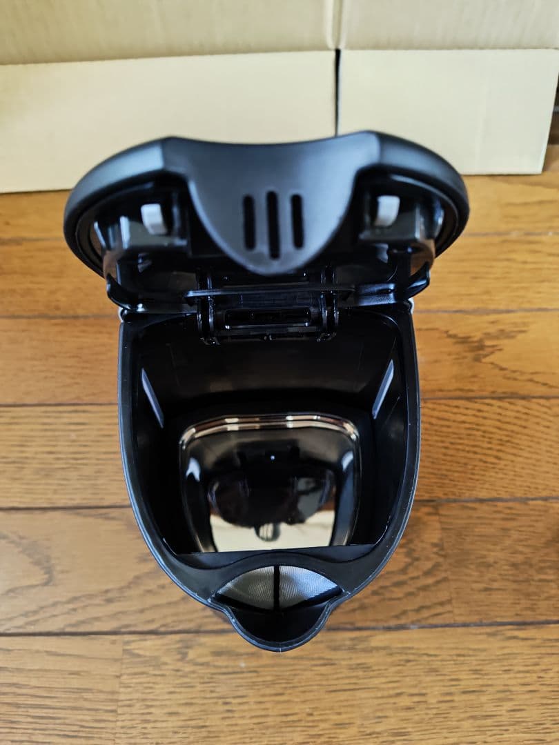 エレクトロラックス　ミニコードレスケトル　EEK4080【匿名配送】