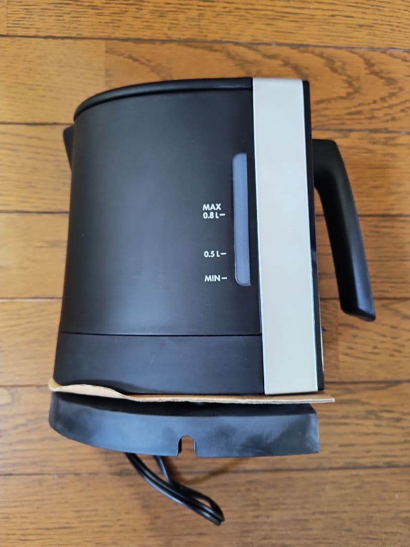 エレクトロラックス　ミニコードレスケトル　EEK4080【匿名配送】