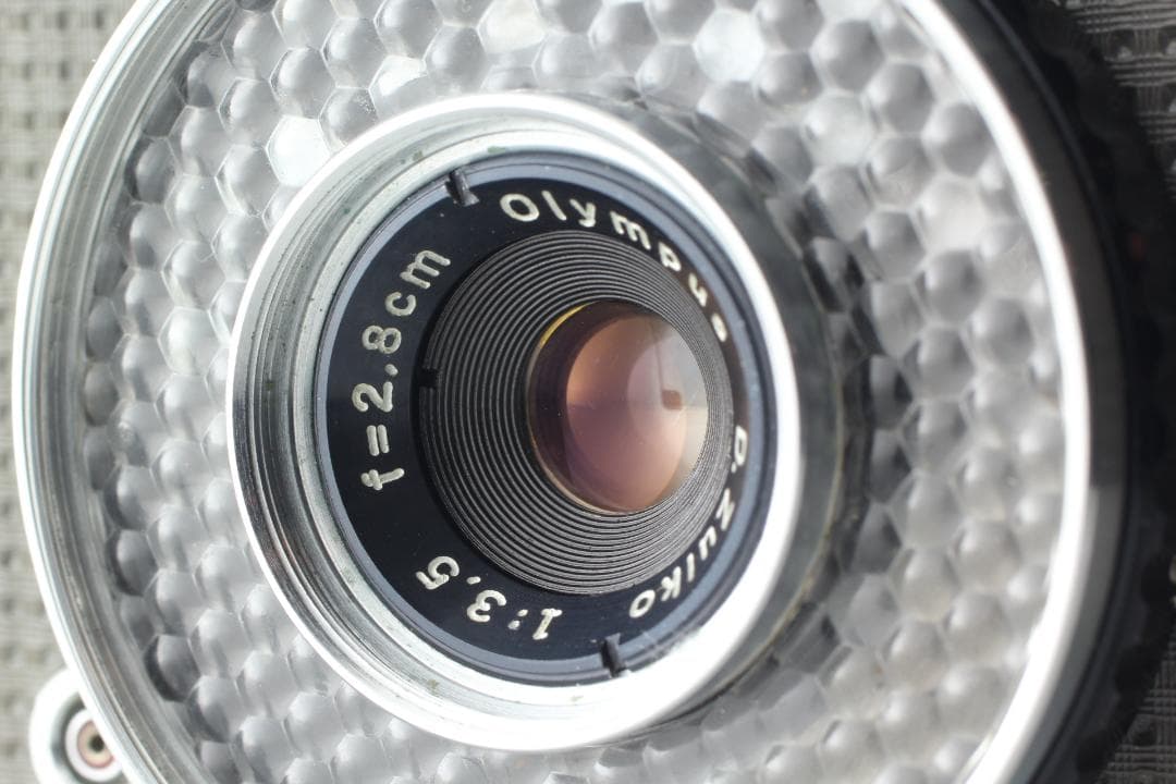 OLYMPUS PEN- EE　ハーフサイズフィルムカメラ