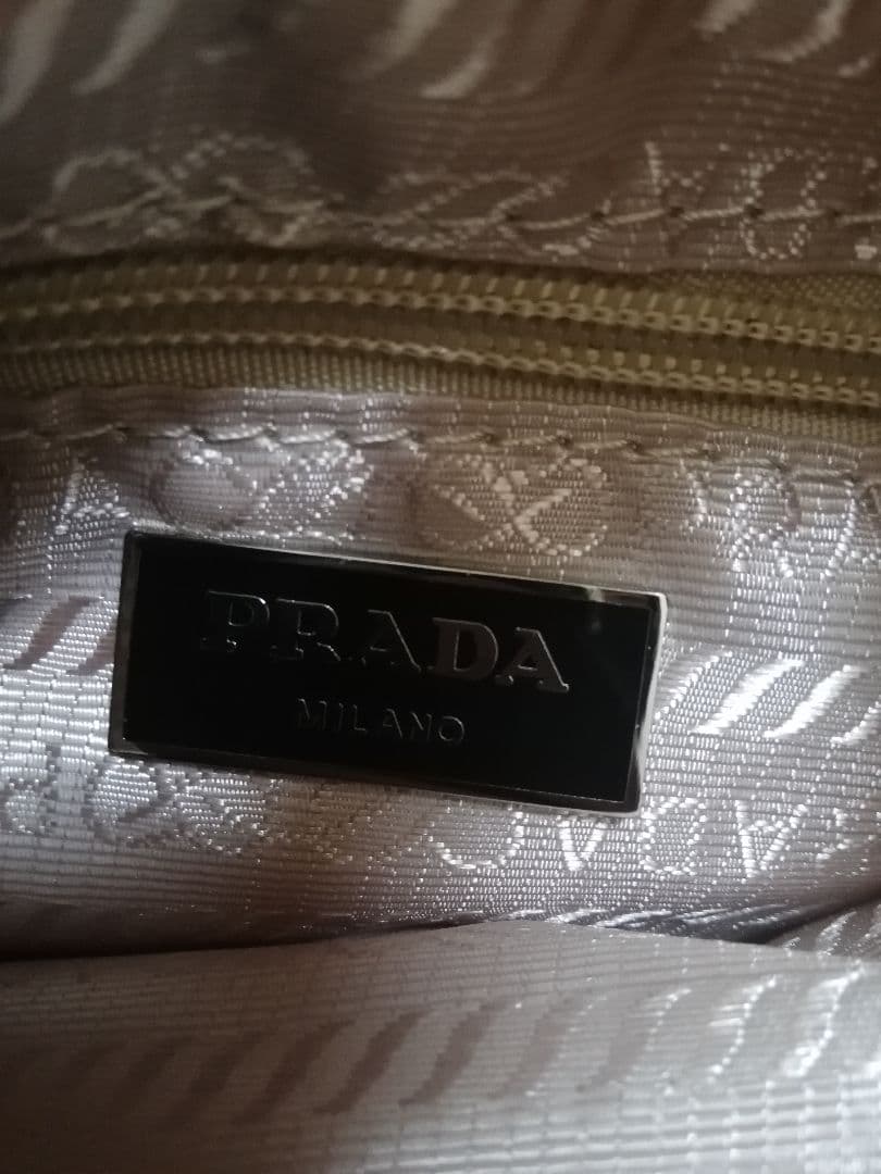 PRADAのトートバッグ ベージュ