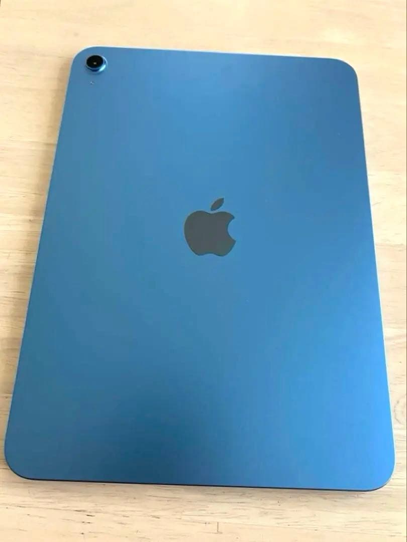 新品同様　iPad （A16） 第11世代　ブルー　 ケース、保護フィルム付き