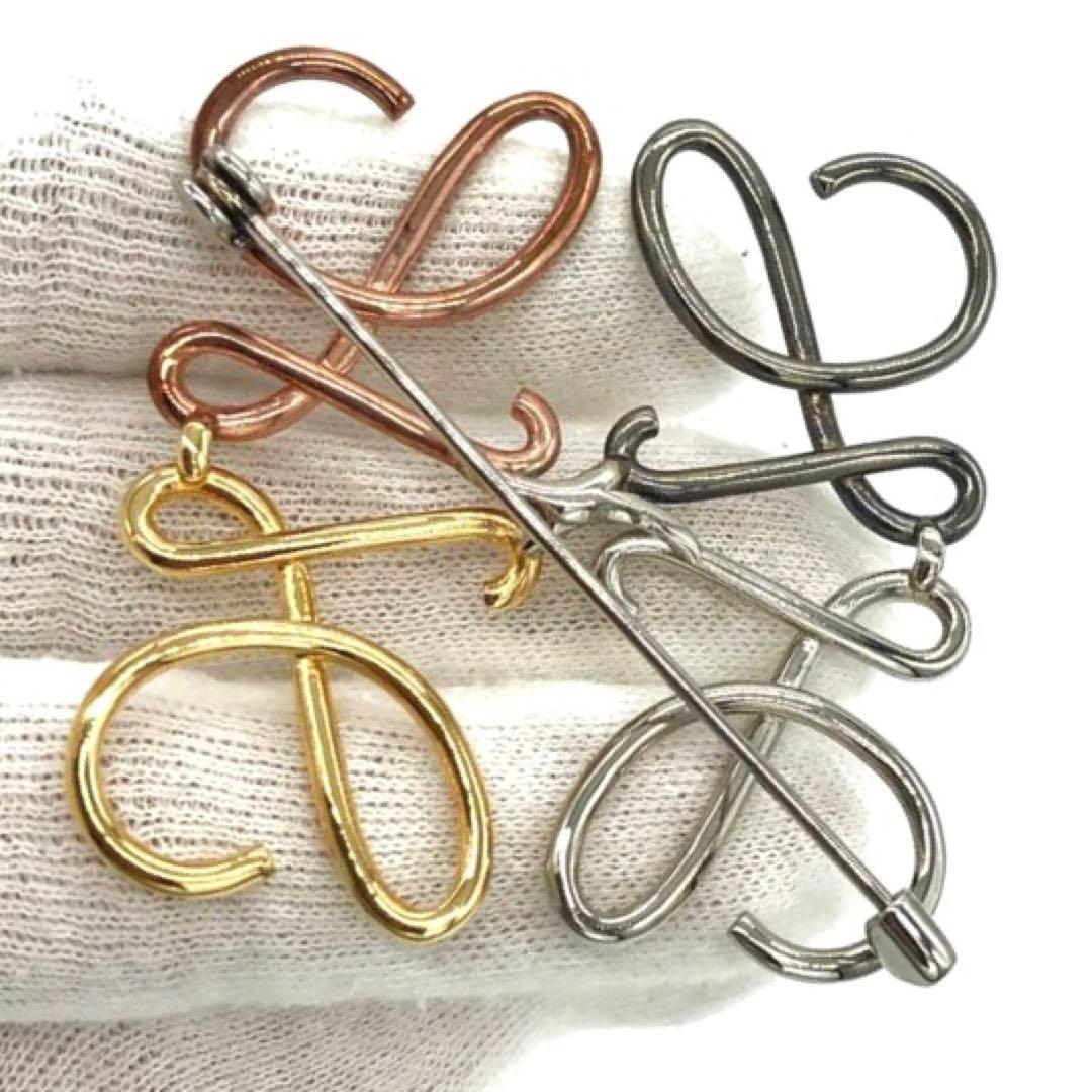 未使用級✨ロエベ ブローチ アナグラム パラジウム　4色 ゴールドシルバー