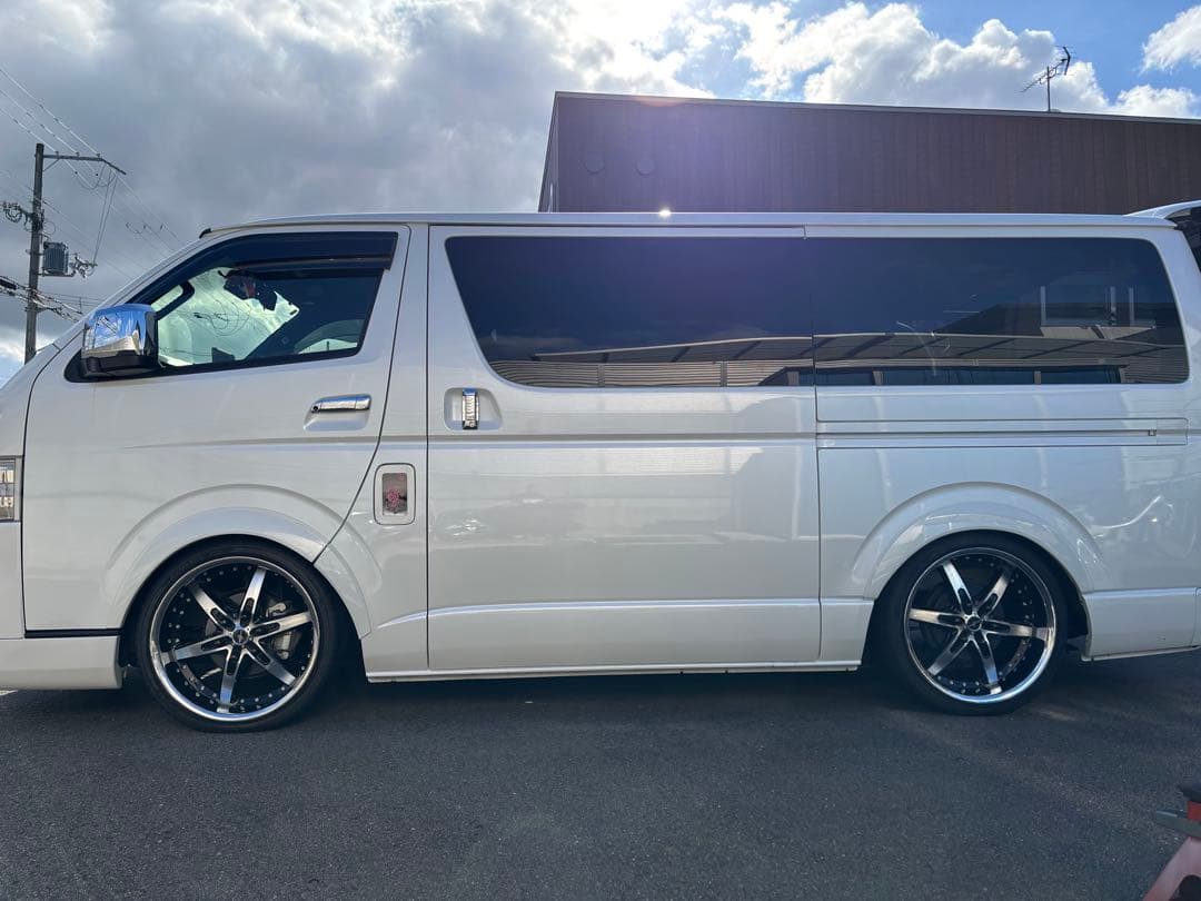 ハイエース　ホイール　タイヤ　4本セット　20インチ　ファブレス