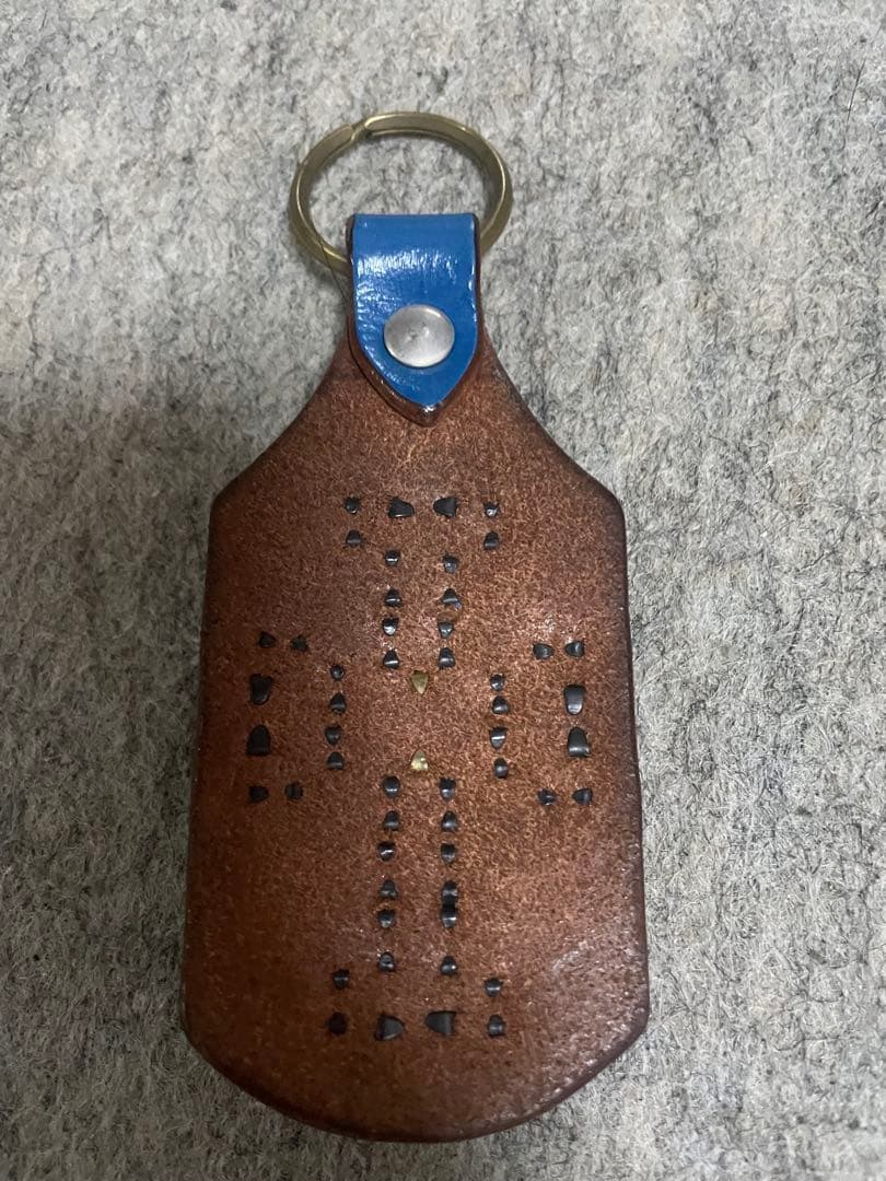 STOP LIGHT ストップライト　レザースタッズキーホルダー