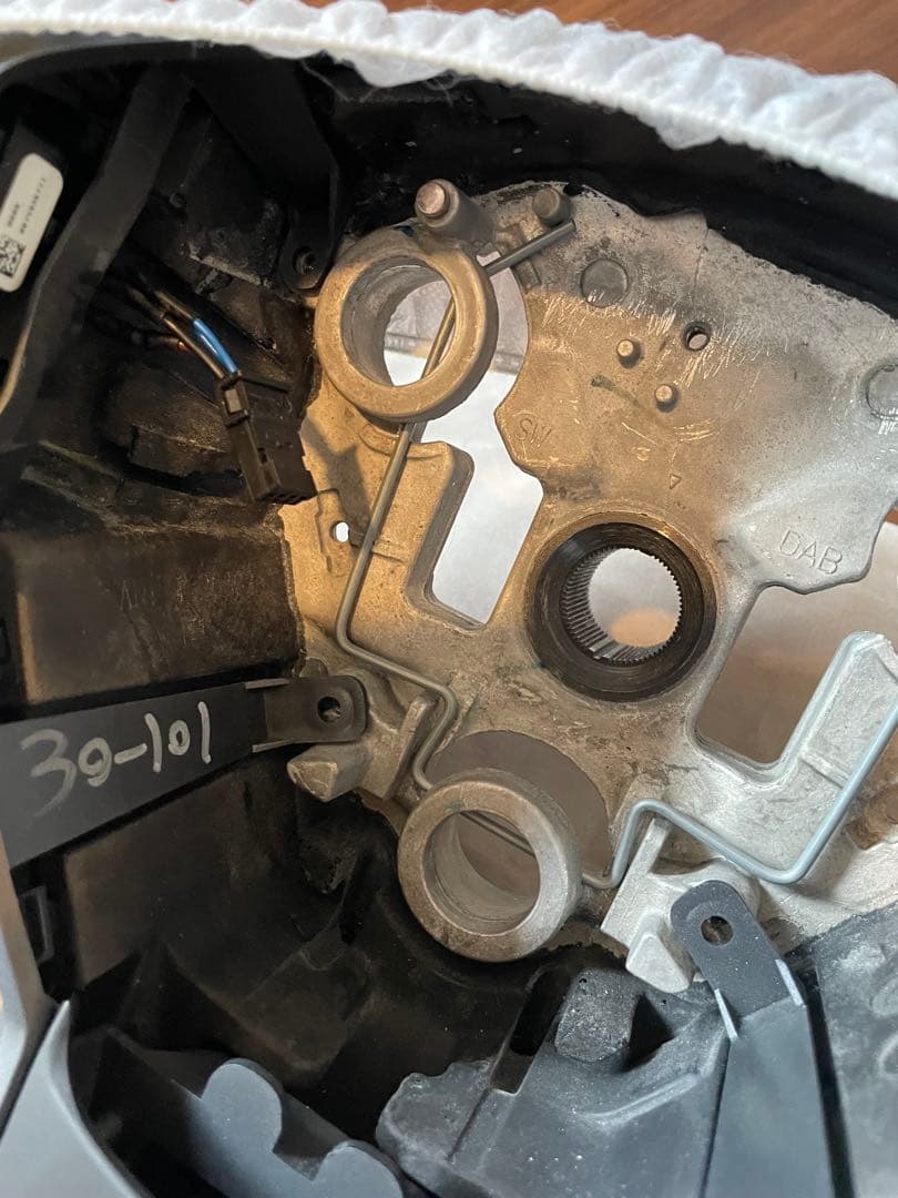 C*O様 【美品】テスラヨークハンドルAroham製（モデルY2022-23)