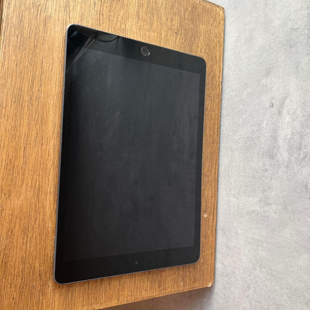 Apple iPad 本体　第8世代